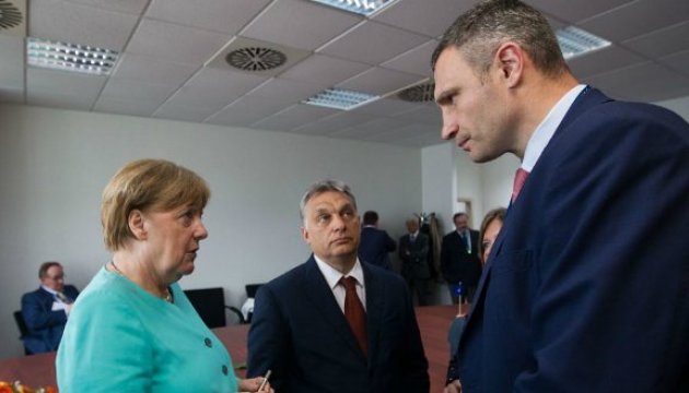 Кличко попросив Меркель підтримати 