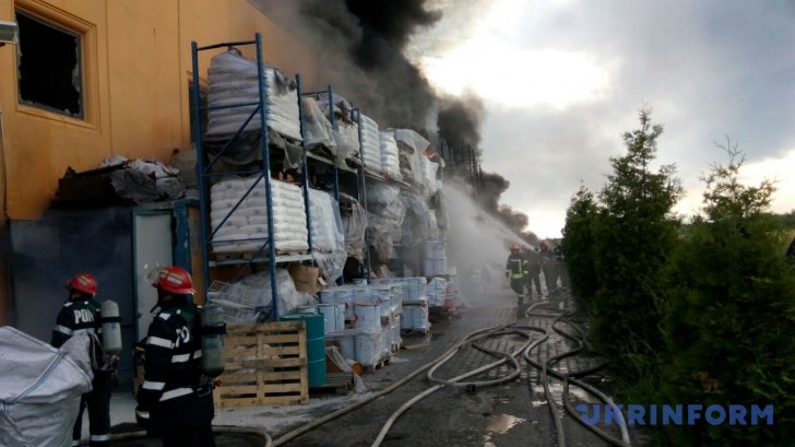 пожар на обувной фабрике под Бухарестом