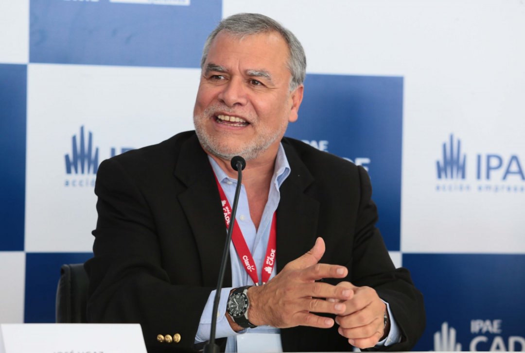 Хосе Угас