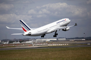Ukraine : la France ferme son espace aérien aux compagnies russes. Air France suspend ses vols en Russie 