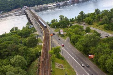У столиці обмежать рух мостом Метро