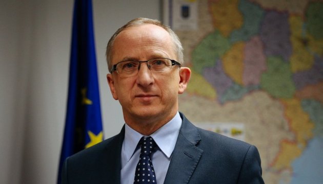 Tombinski fordert Parlament auf, den Weg für Tranche von € 600 Mio. frei zu machen