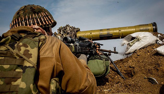 44 attaques conte les positions des forces ukrainiennes dans le Donbass