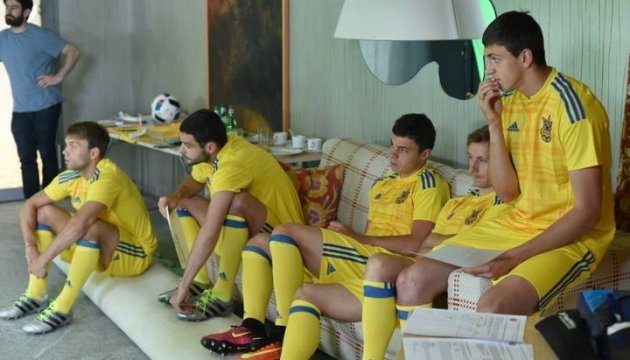  Eurocopa 2016: El primer entrenamiento de los ucranianos en Francia con estadio lleno
