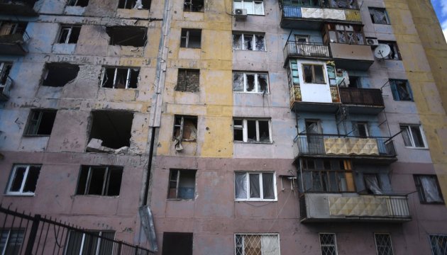 Les combattants pro-russes visent les quartiers résidentiels avec des armes du gros calibre