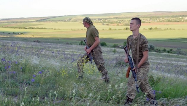 Two Ukrainian servicemen wounded in Donbas