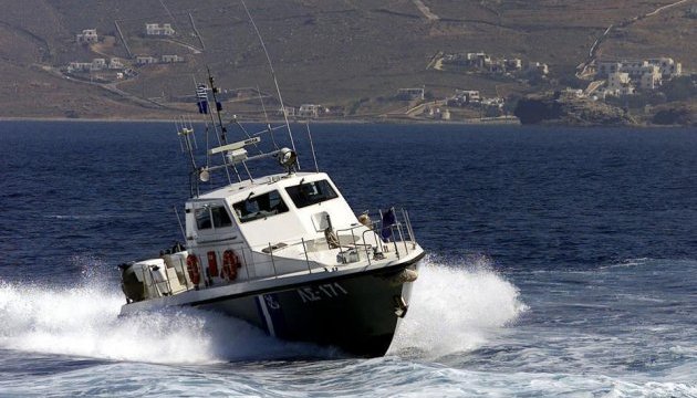Біля Криту із затонулого судна врятували 250 мігрантів