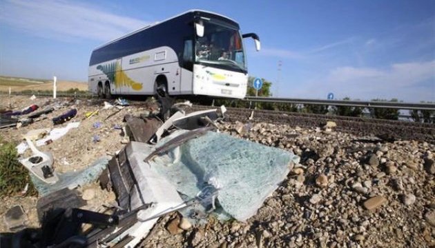 В Іспанії автобус налетів на вантажівку: двоє загиблих, півсотні поранених