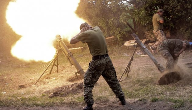АТО: бойовики випустили по Лебединському сотню снарядів за годину
