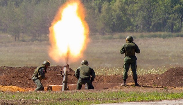 Штаб: бойовики гатять по трьох напрямках, за день – 18 обстрілів