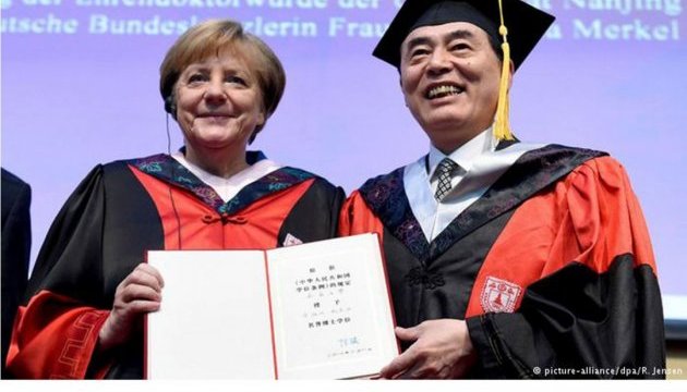 Меркель закликала розвивати в Китаї правову державу