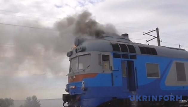 Біля Черкас на дамбі загорівся потяг зі 100 пасажирами