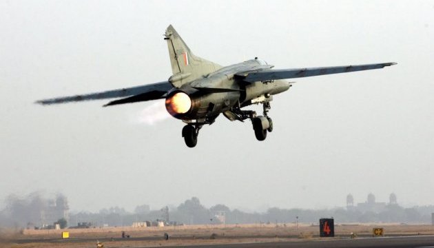 Винищувач МіГ-27 впав на житловий будинок в Індії