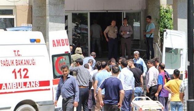 У Туреччині курдські бойовики підірвали авто: поранені троє військових