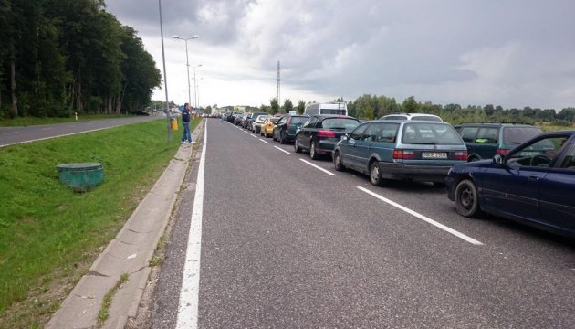 На кордоні з Польщею у черзі - понад тисячу авто