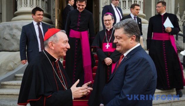 Україна і Ватикан консолідують зусилля в питанні Криму - Порошенко
