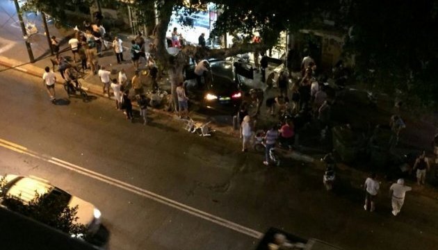 Автомобіль врізався в ресторан в центрі Тель-Авіва