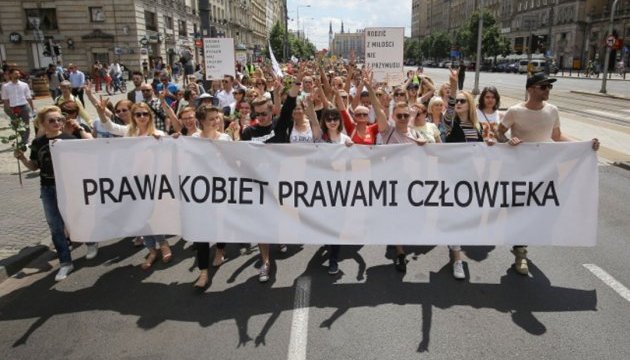 У Варшаві марш на захист прав жінок