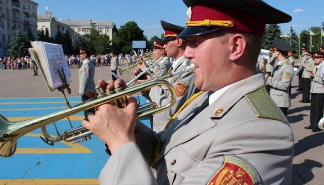 Військові оркестри виступлять у Пісках, Авдіївці та інших містах Донеччини