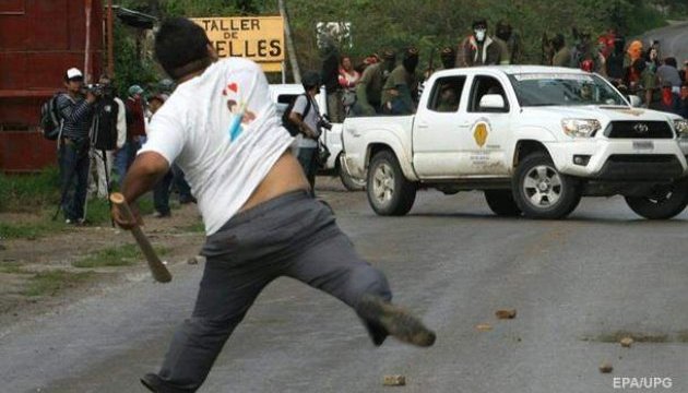 Вчителі vs поліція: у Мексиці в зіткненнях загинули 3, поранені 45