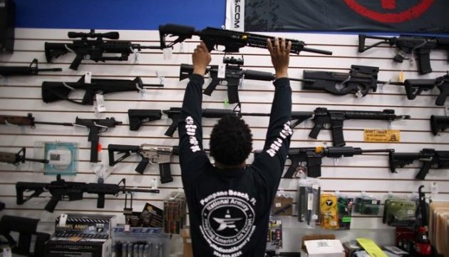 Голосування щодо обмеження продажу зброї в США знову провалилося