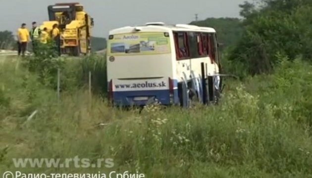 У Сербії автобус злетів із траси, загинули п’ятеро туристів
