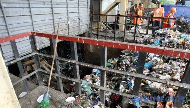 Київ вже прийняв 513 тонн львівського сміття