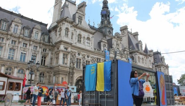 Український арт-майданчик, присвячений Євро-2016, діє у Парижі