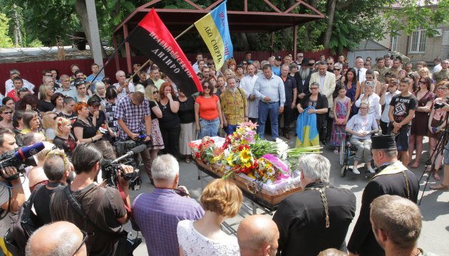 El cantante-voluntario Slipak será enterrado hoy en Lviv