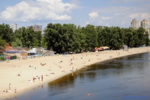 У Києві температура води у Дніпрі прогрілася до 20°