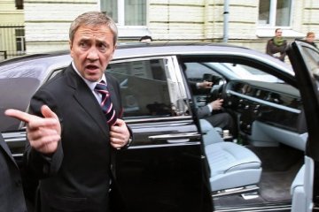Чиновників Черновецького підозрюють у розкраданні земель Жукового острова