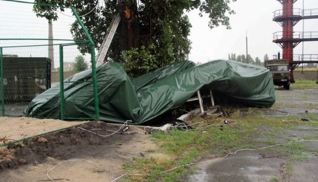 Наметове містечко переселенців у Сєверодонецьку знесло ураганом