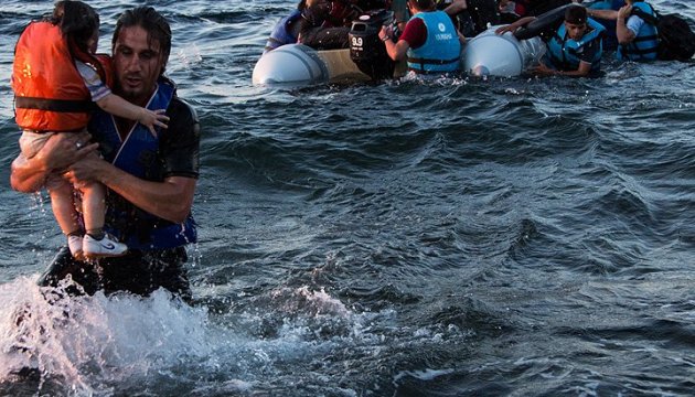 У Середземномор'ї врятували понад 5 тисяч мігрантів