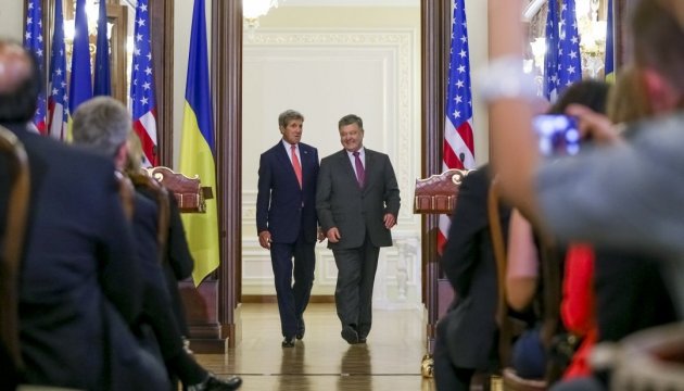 Україна вважає США ключовим союзником у протидії викликам безпеки - Порошенко