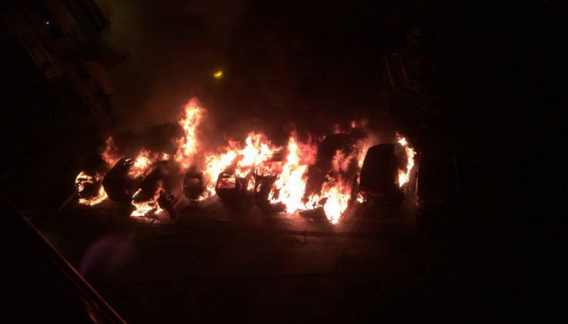 У Брюсселі вночі згоріли кілька автомобілів