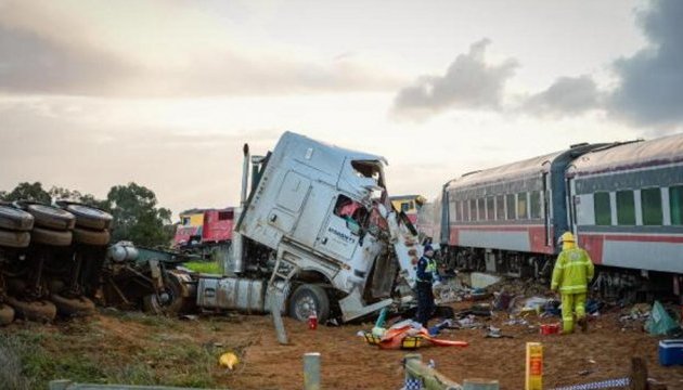 В Австралії потяг зіткнувся з вантажівкою, постраждали 19 людей
