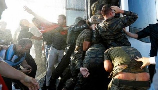 У Туреччині вже затримали 2839 військових-заколотників
