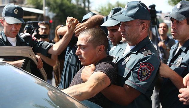 Єреван: поліція і демонстранти ведуть переговори