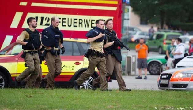 Стрілянина у Мюнхені: свідки повідомили про трьох нападників 