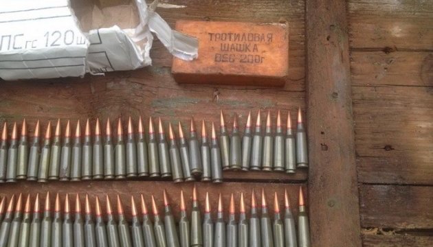 СБУ знайшла схрони з боєприпасами на Донеччині та Луганщині