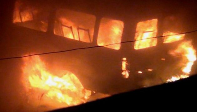 Нічна пожежа у Львові: з розважального центру евакуювали 250 людей