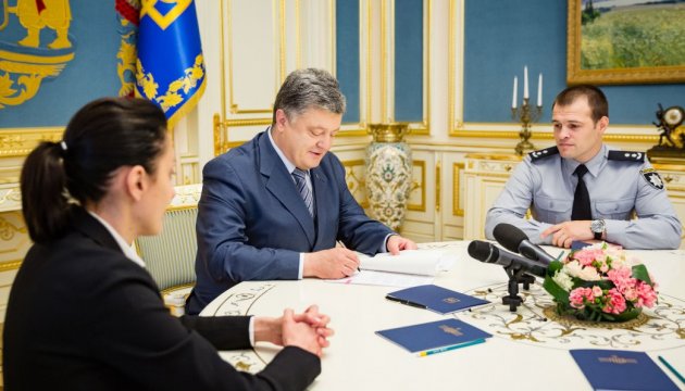 乌总统波罗申科颁布国家安全和国防委员会国防发展决议