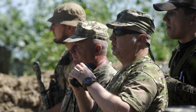 Турчинов розповів, яку зброю випробовує Росія на Донбасі