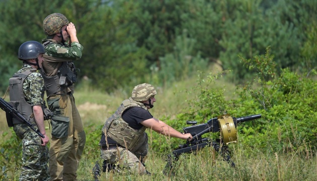 13 Angriffe der Besatzer in der Ostukraine, ein Soldat verwundet
