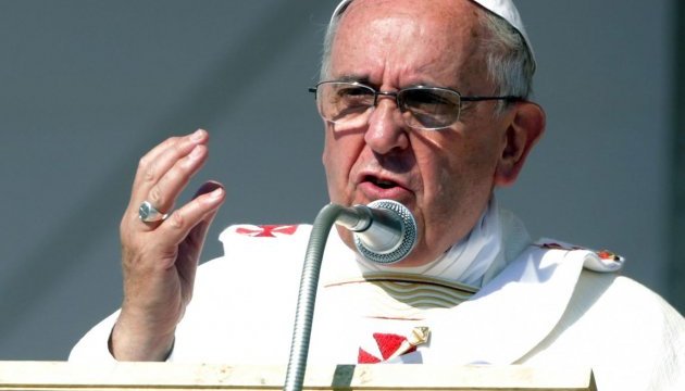 У посланні Urbi et Orbi Папа Римський закликав до миру на Донбасі