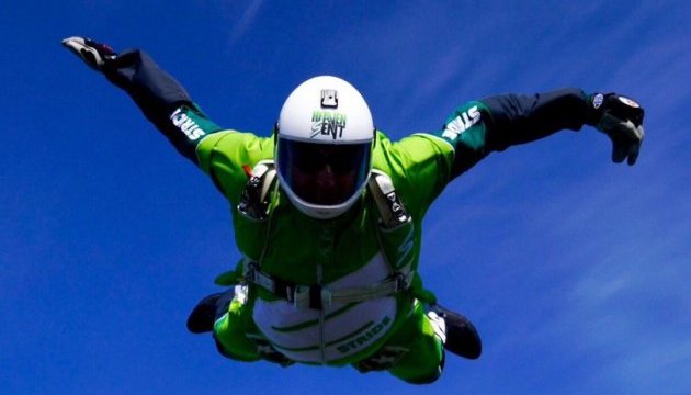 Американець встановив світовий рекорд падіння з літака без парашута