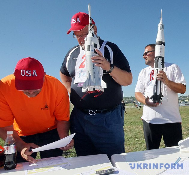 Реєстрація та зважування моделей ракет команд США та Сербії