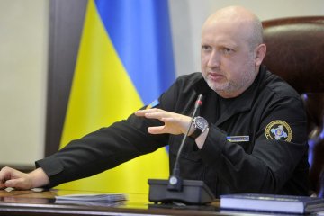 Турчинов просить СБУ розібратися з деякими е-ЗМІ через “трансляції з “ДНР”
