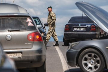 На кордоні з Польщею застрягли 870 автівок