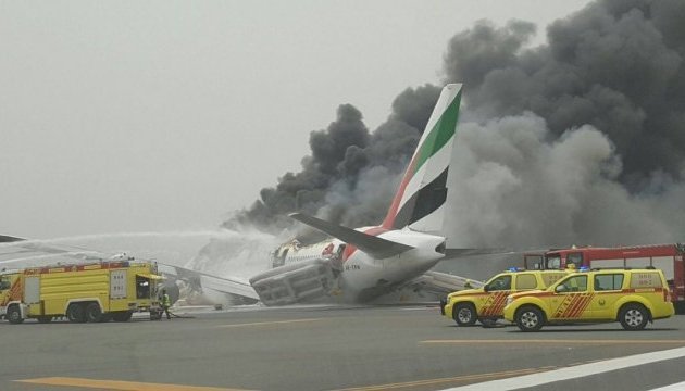 В аеропорту Дубая при посадці загорівся літак